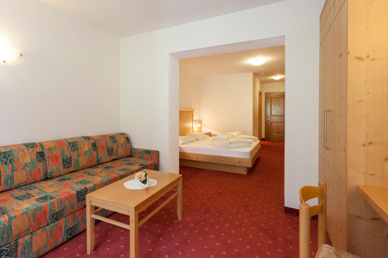 Alpenspitz Appartements - Garni - B&B Racines Exteriér fotografie